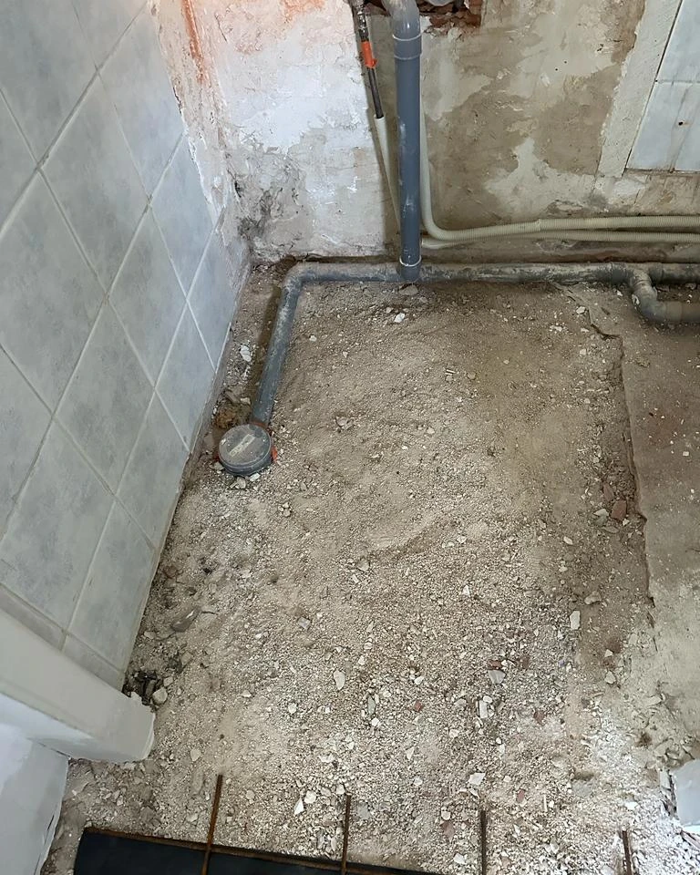 Mise en place des évacuations plomberie